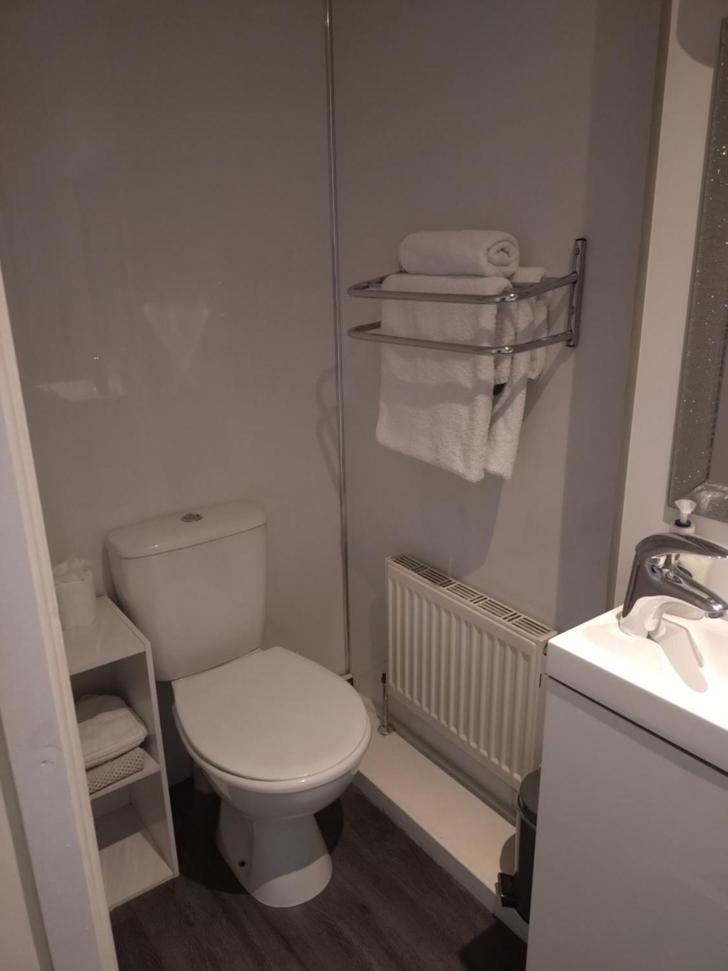 Anchorage Guest House - Also 1 Room Available With Hot Tub,Must Be Booked Separately Balloch Room photo